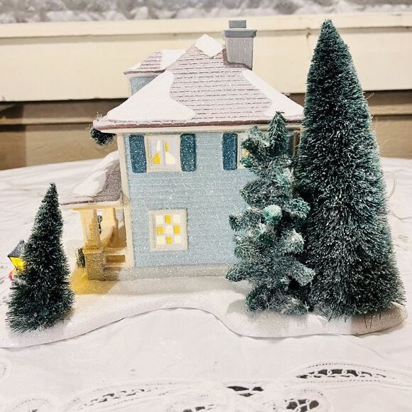 Dept 56 Winters Frost Edgewater Inn Christmas Village Ceramic House 4025415 - Picture 8 of 16